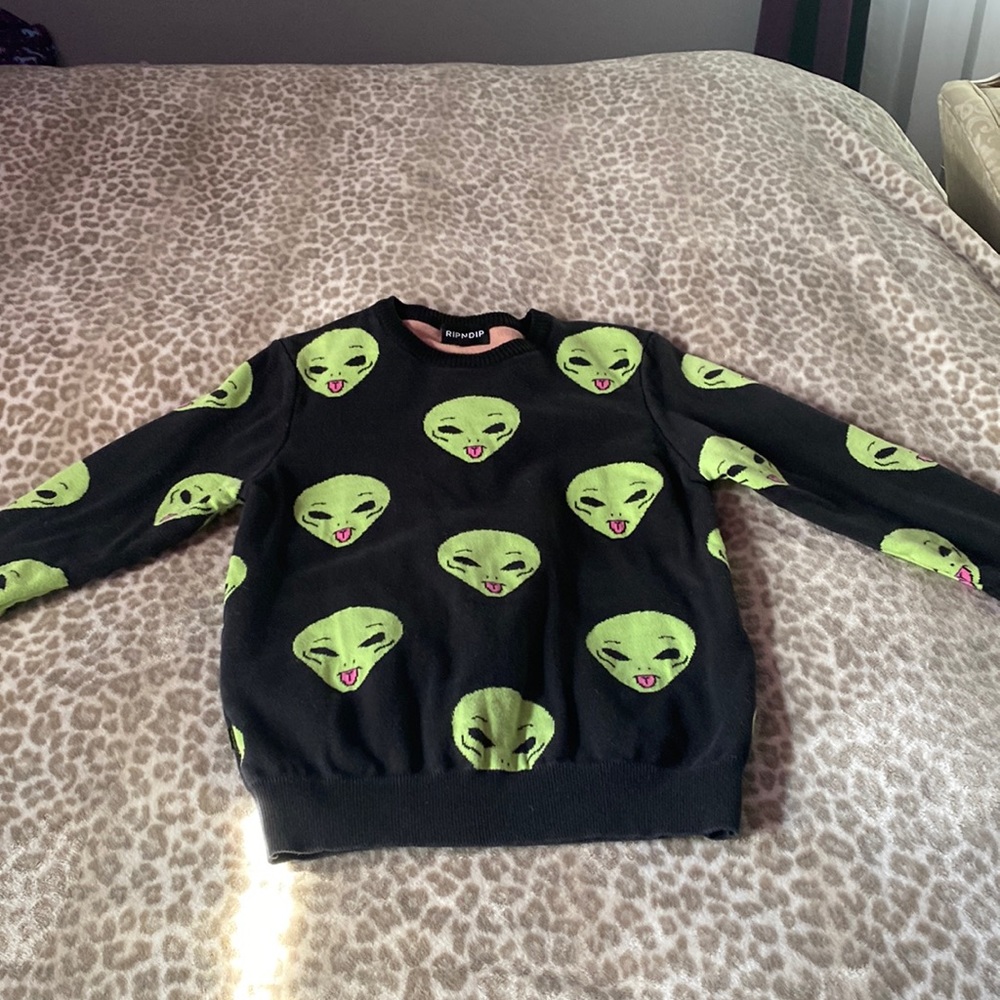 rip n dip alien sweater medium